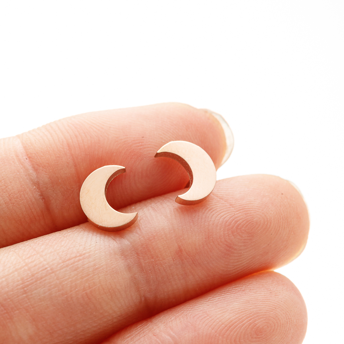 test_New Simple Stainless Steel Cut Geometric Simple Curved Moon Crescent Earrings For Women Versatile Ear Jewelry