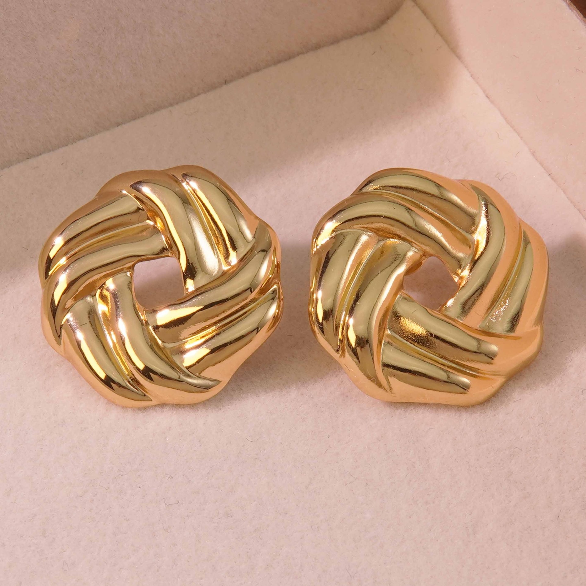 test_1 Pair French Style Classic Style Geometric Round Hollow Out 304 Stainless Steel Imitation Gold  Ear Studs