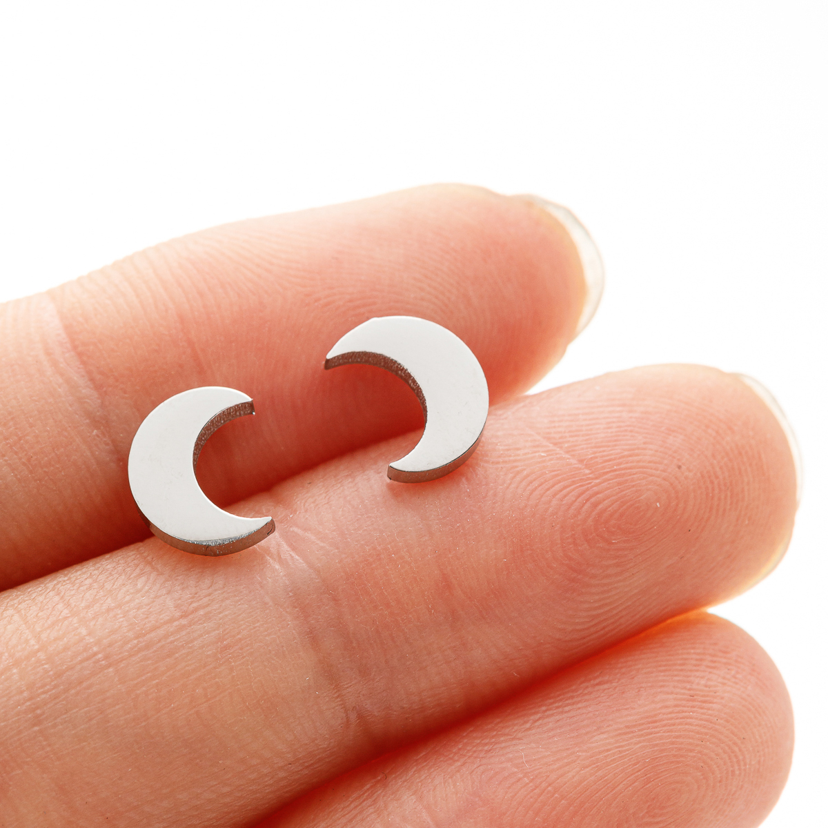 test_New Simple Stainless Steel Cut Geometric Simple Curved Moon Crescent Earrings For Women Versatile Ear Jewelry