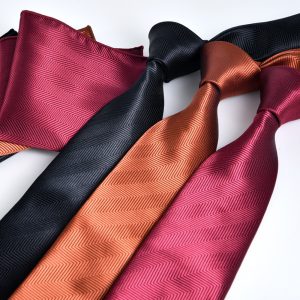 test_Men’s Business Solid Color Tie In Wine Red, Made Of Polyester, Perfect For Spring Season